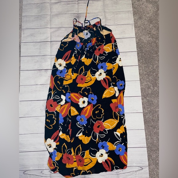 Women's Lush Black Floral Dress - Picture 5 of 6